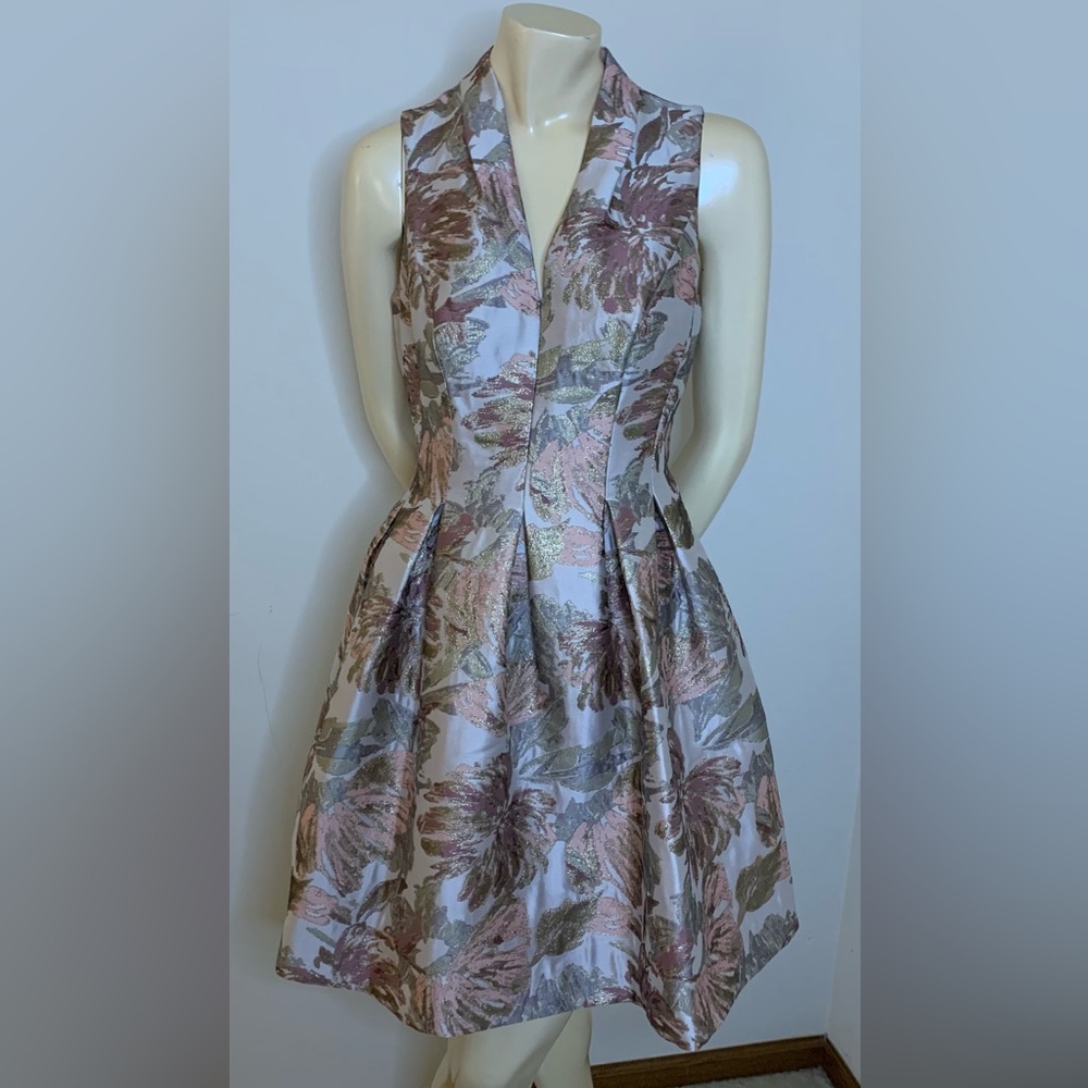 ❤️Vince Camuto Metallic Jacquard Sleeveless Dress